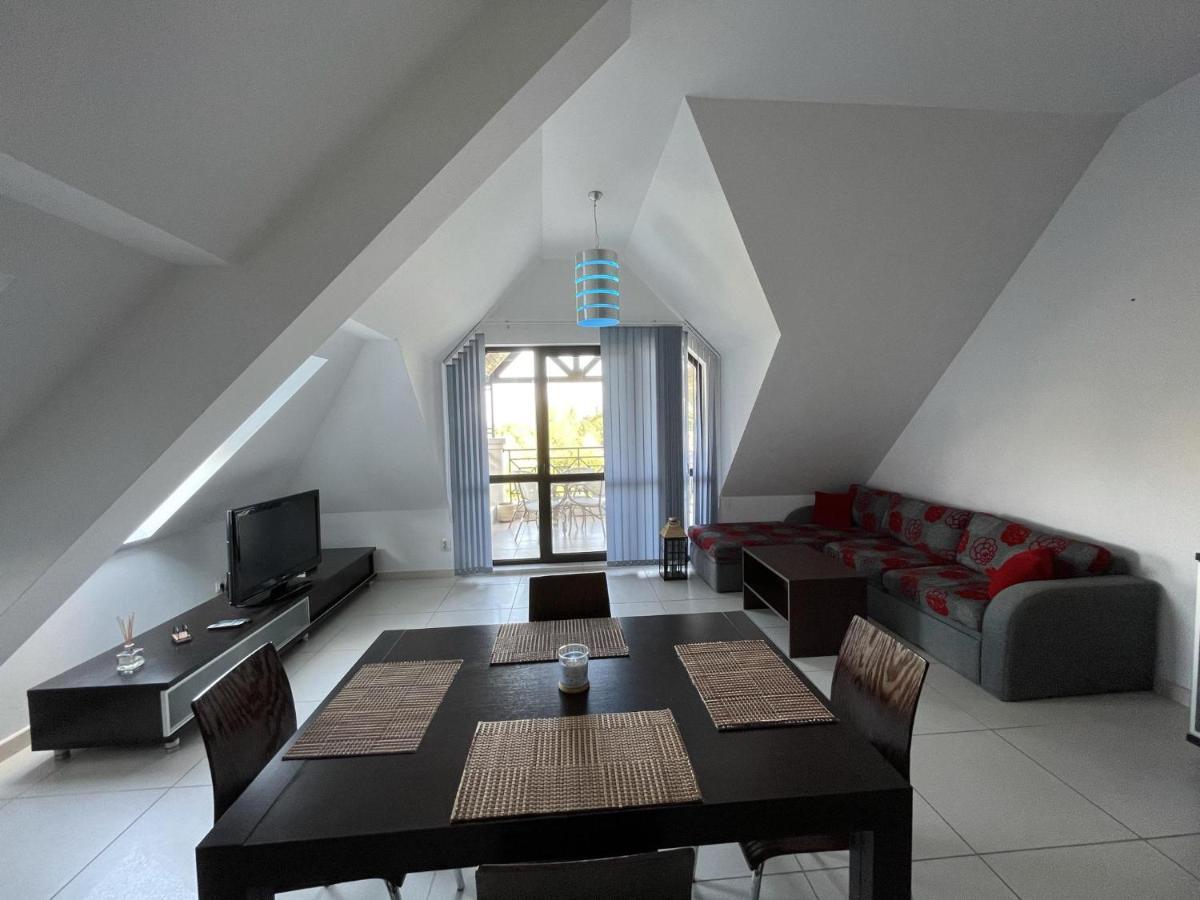 Stunning 2-Bed Apartment In Sea Resort Varna Св. Св. Константин и Елена Екстериор снимка