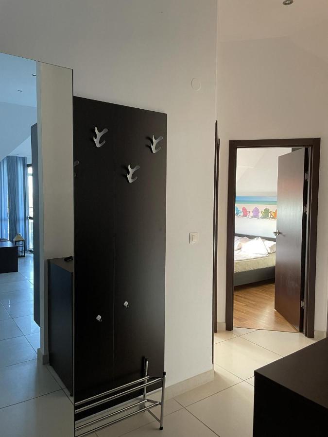 Stunning 2-Bed Apartment In Sea Resort Varna Св. Св. Константин и Елена Екстериор снимка