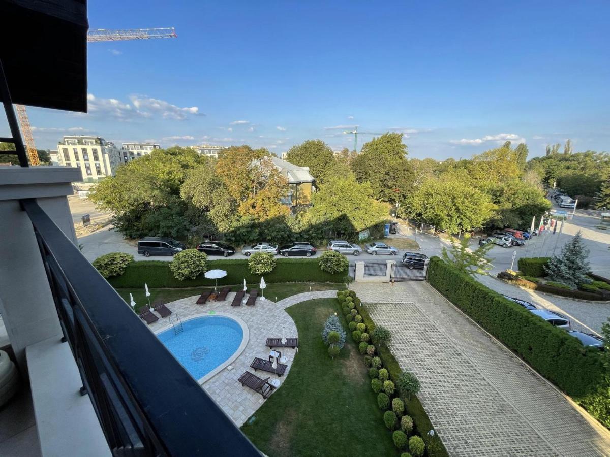Stunning 2-Bed Apartment In Sea Resort Varna Св. Св. Константин и Елена Екстериор снимка